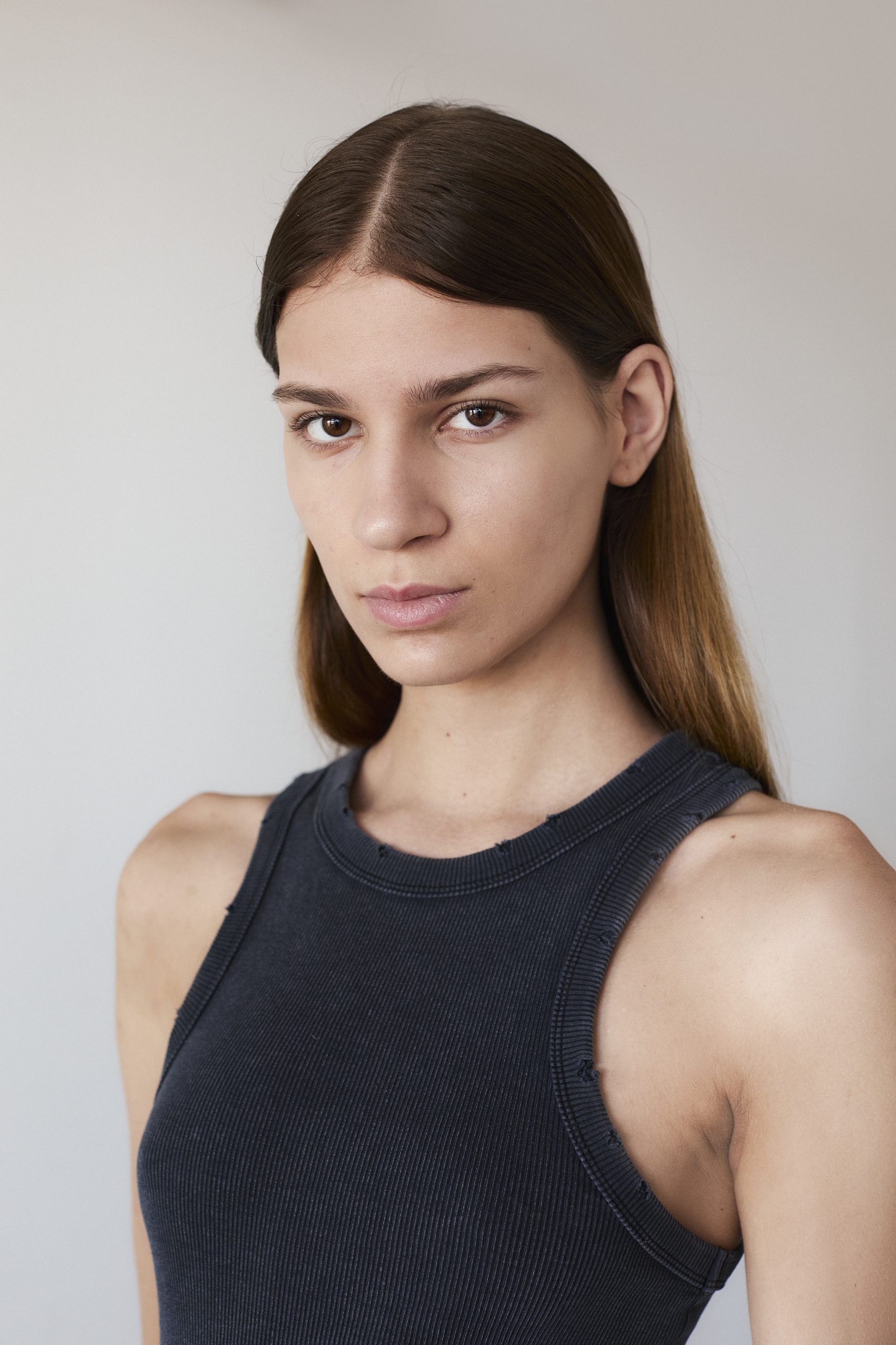 ANGELIKH – VN Model Management